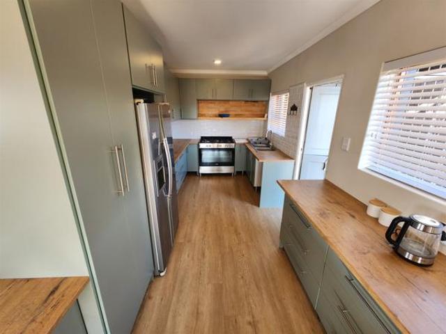4 Bedroom House in Wavecrest