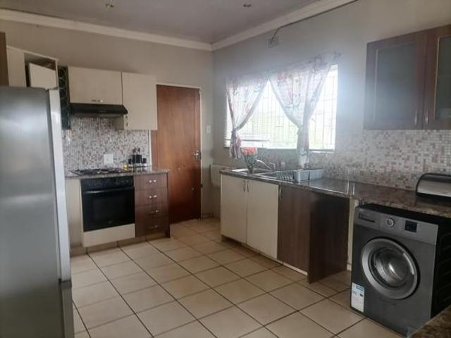 4 Bedroom House in Waldrift