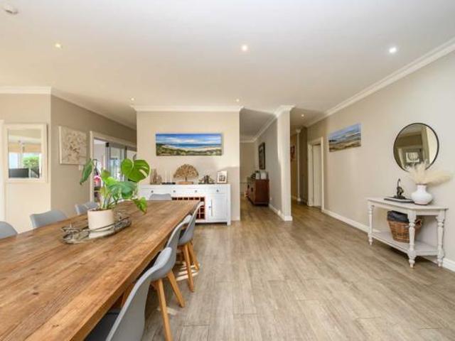 4 Bedroom House in Walmer
