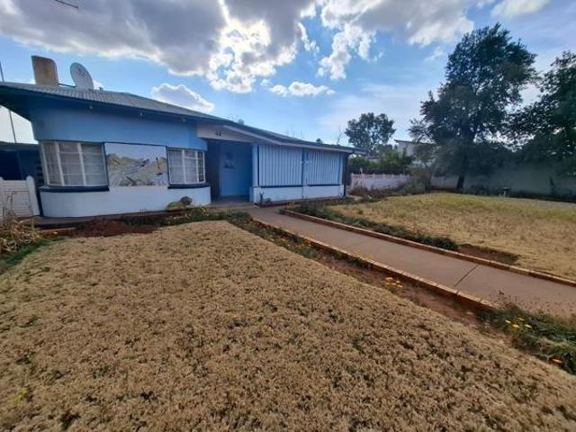 4 Bedroom House in Warrenton