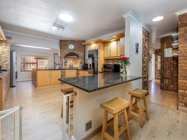 4 Bedroom House in Welgemoed
