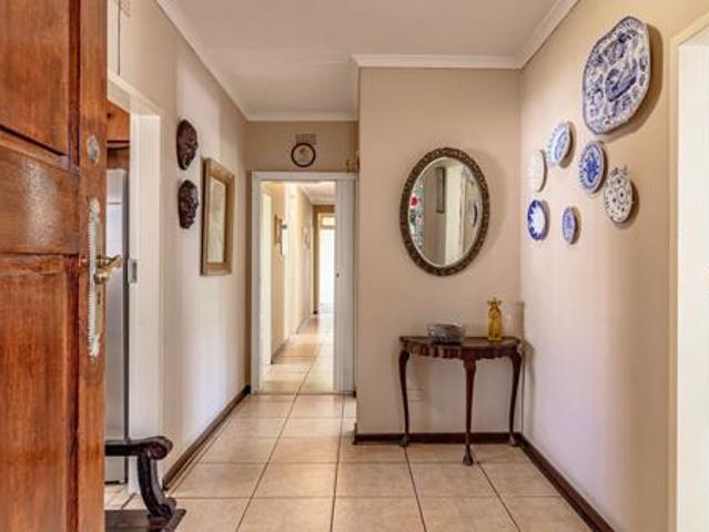 4 Bedroom House in Weltevreden Park