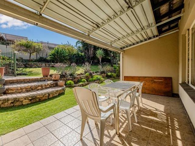 4 Bedroom House in Weltevreden Park
