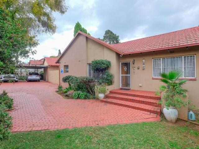 4 Bedroom House in Weltevreden Park