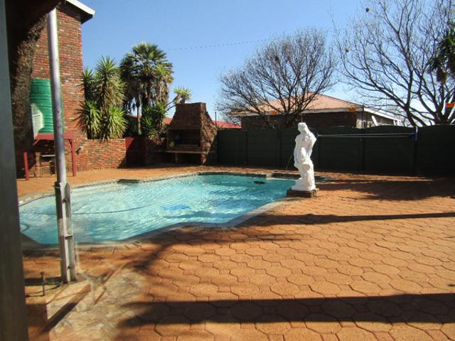 4 Bedroom House in Welverdiend