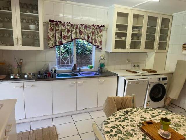 4 Bedroom House in Wembley
