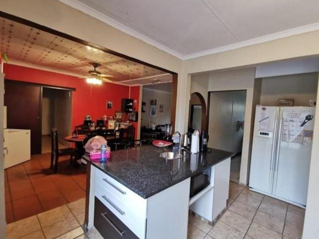 4 Bedroom House in West Acres Ext 13