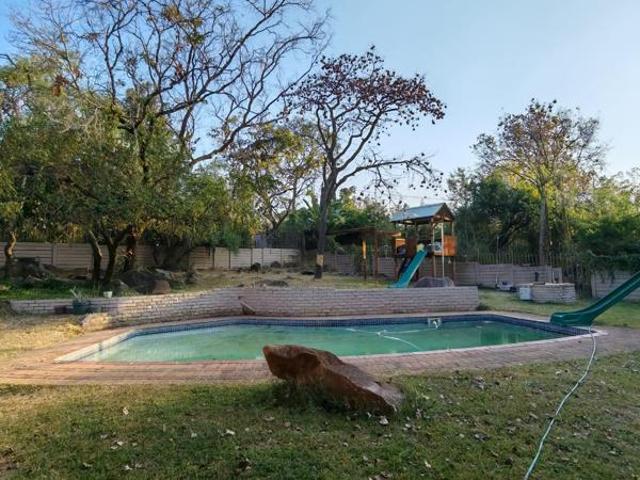 4 Bedroom House in West Acres Ext 8