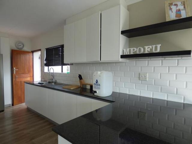 4 Bedroom House in West Bank