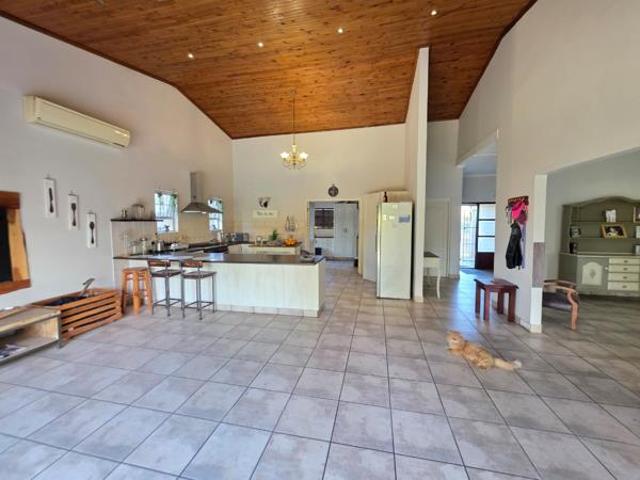 4 Bedroom House in West Bank