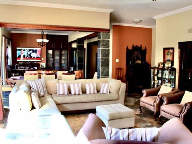4 Bedroom House in West Bank