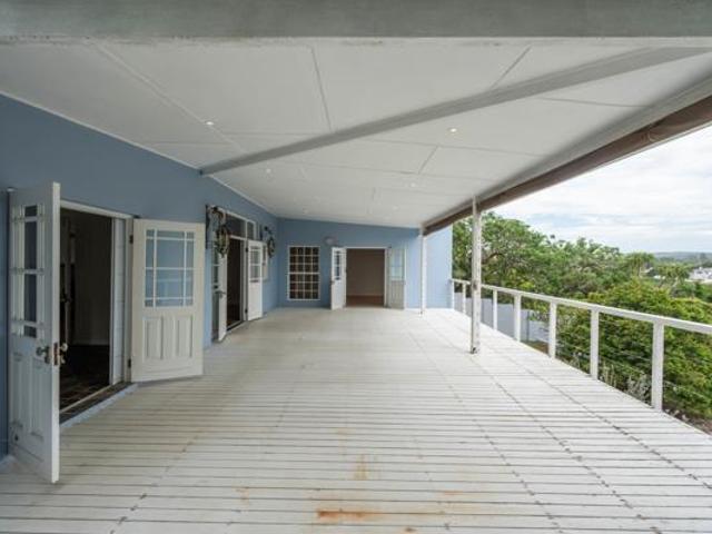 4 Bedroom House in West Bank
