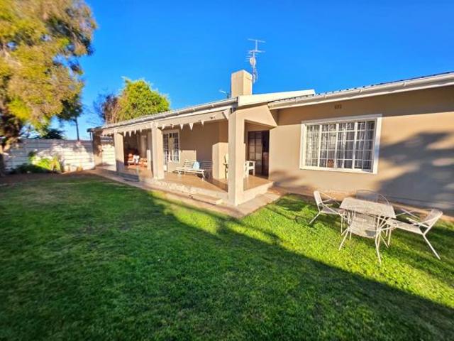 4 Bedroom House in West Bank