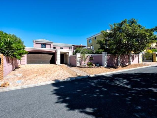 4 Bedroom House in West Beach