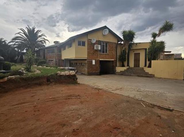 4 Bedroom House in West End