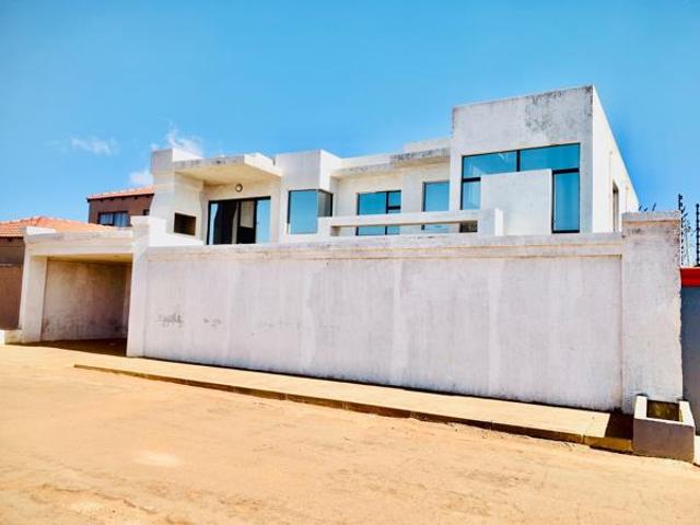 4 Bedroom House in Westonaria