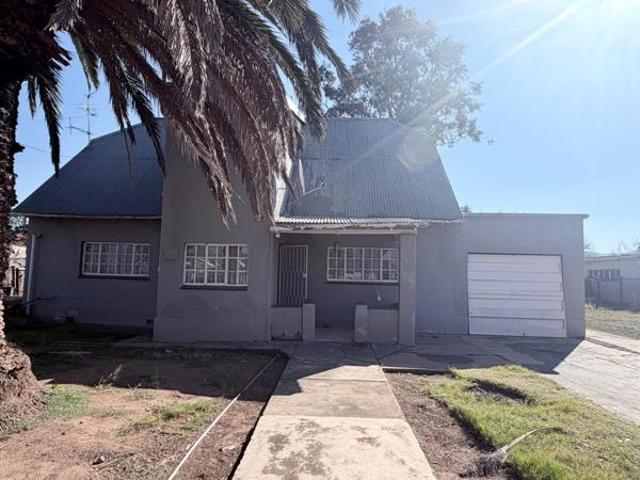 4 Bedroom House in Westbourne