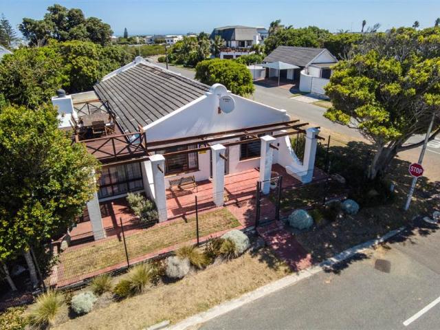 4 Bedroom House in Westcliff