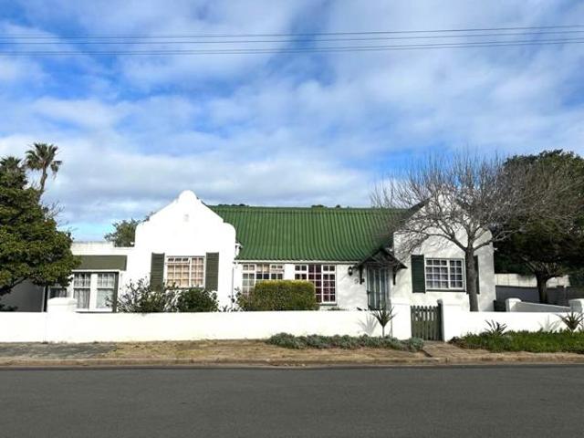 4 Bedroom House in Westcliff