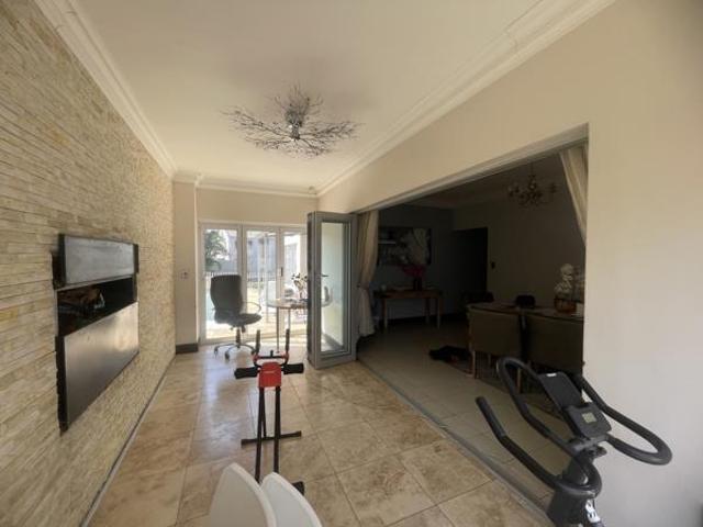 4 Bedroom House in Westenburg
