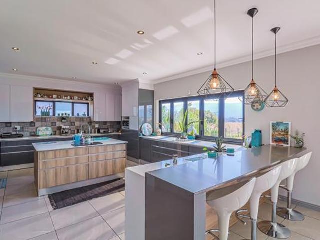 4 Bedroom House in Westlake Country & Safari Estate