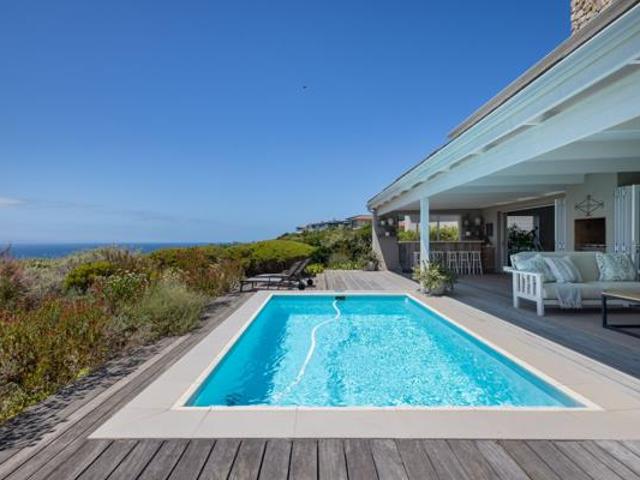 4 Bedroom House in Whale Rock