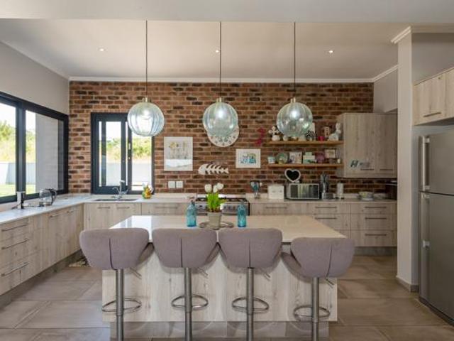 4 Bedroom House in White River Central