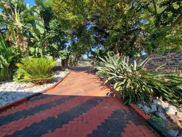 4 Bedroom House in White River Central