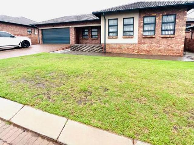 4 Bedroom House in Witbank Central
