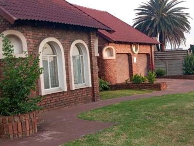 4 Bedroom House in Witbank Central