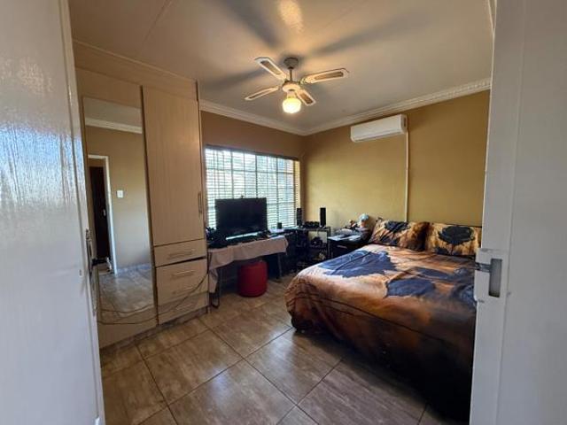 4 Bedroom House in Witbank Central