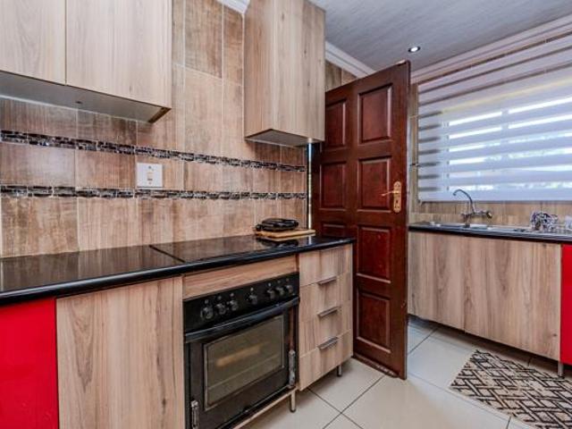 4 Bedroom House in Witpoortjie