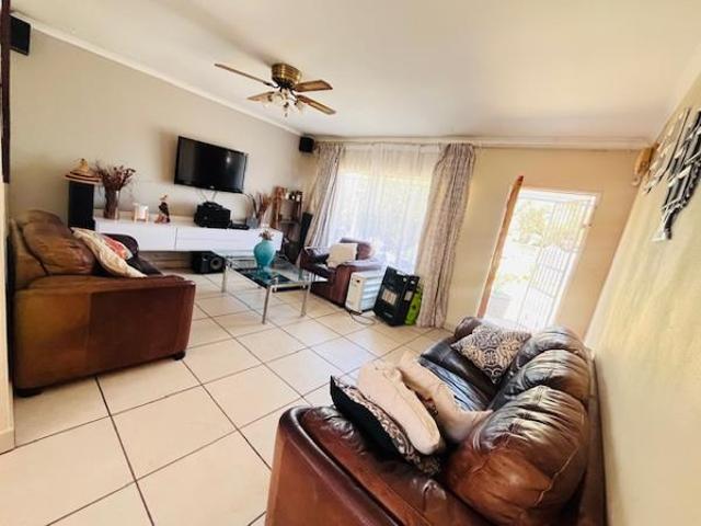 4 Bedroom House in Witpoortjie