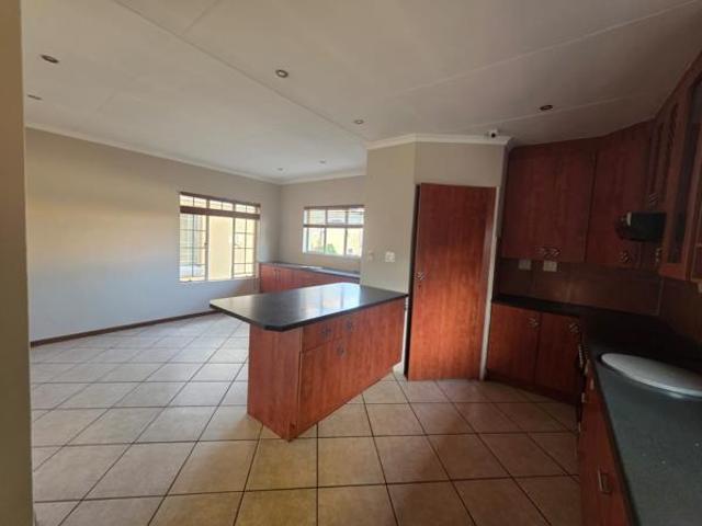 4 Bedroom House in Wierda Glen Estate