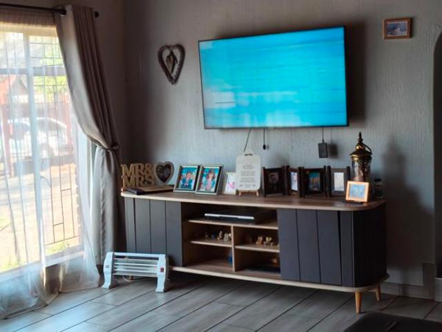 4 Bedroom House in Wierda Park