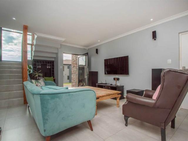 4 Bedroom House in Wildtuinpark