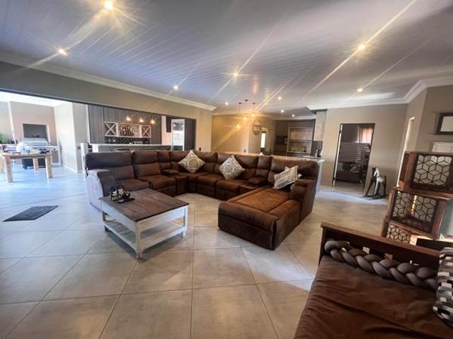 4 Bedroom House in Wilkoppies
