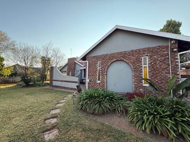 4 Bedroom House in Wilkoppies