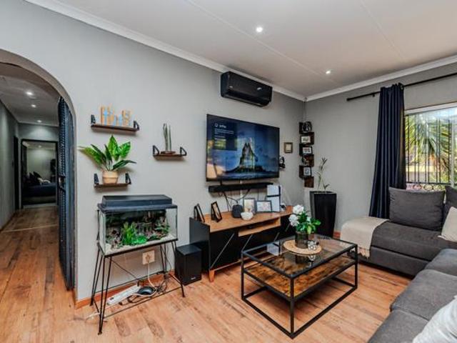 4 Bedroom House in Wilro Park