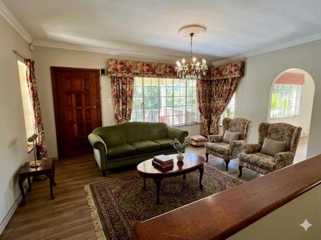 4 Bedroom House in Town Bush Valley