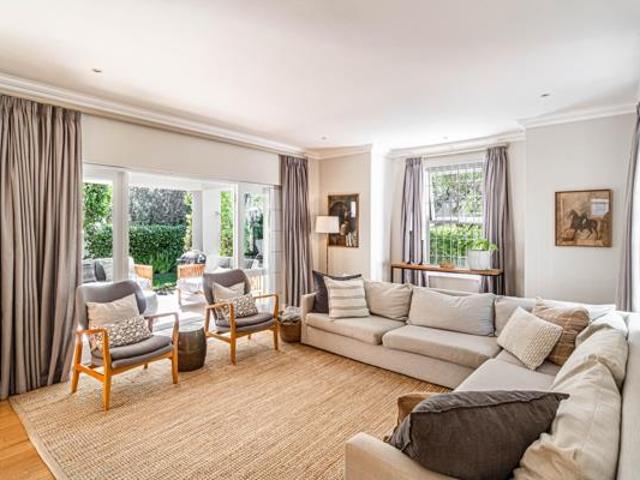 4 Bedroom House in Tokai