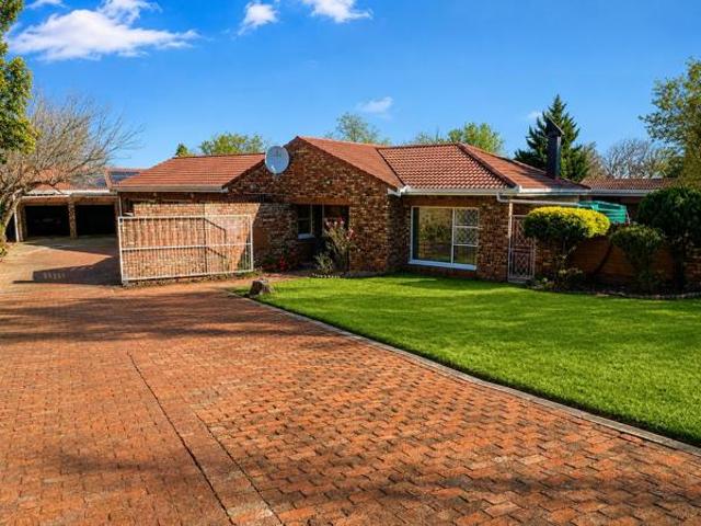 4 Bedroom House in Top Town
