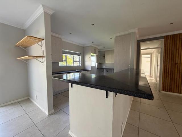 4 Bedroom House in Table View