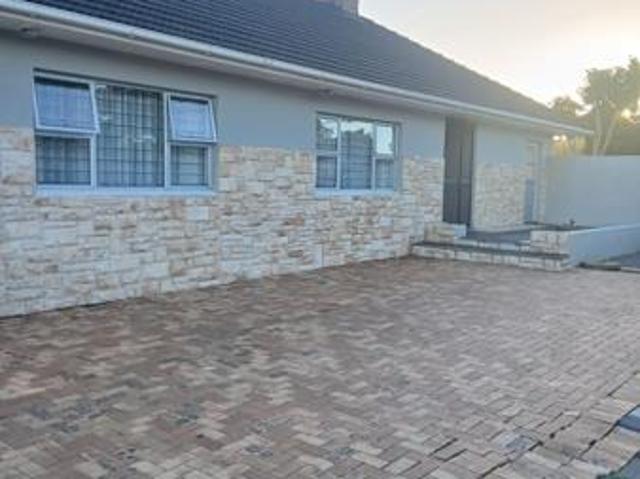4 Bedroom House in Table View