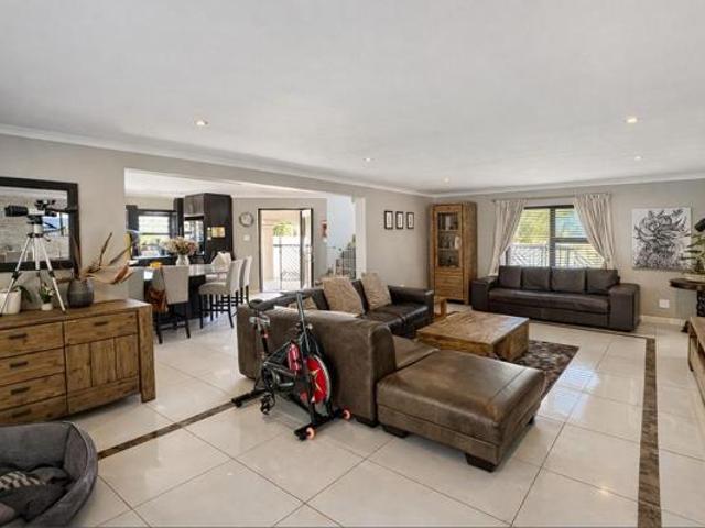 4 Bedroom House in Table View