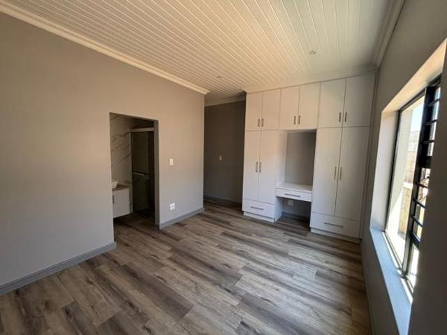 4 Bedroom House in Tafelzicht