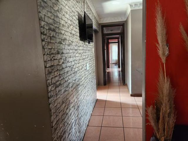 4 Bedroom House in Tasbet Park Ext 1