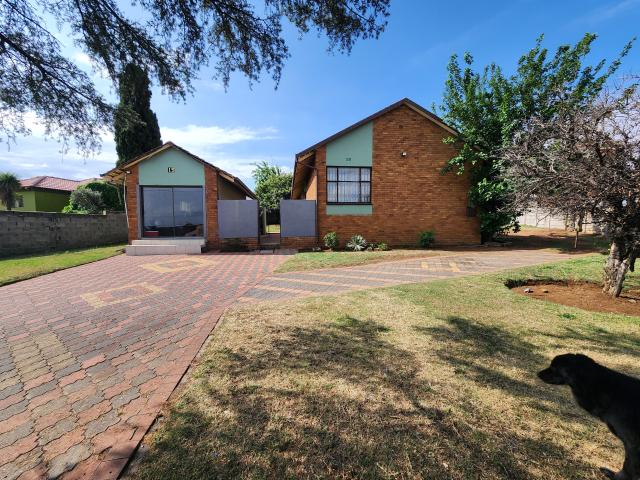 4 Bedroom House in Tasbet Park