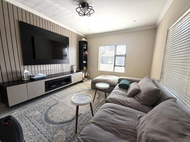 4 Bedroom House in Thatchfield