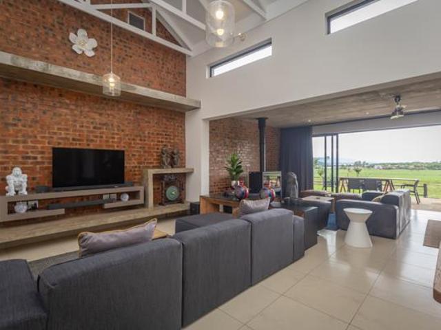 4 Bedroom House in The Coves